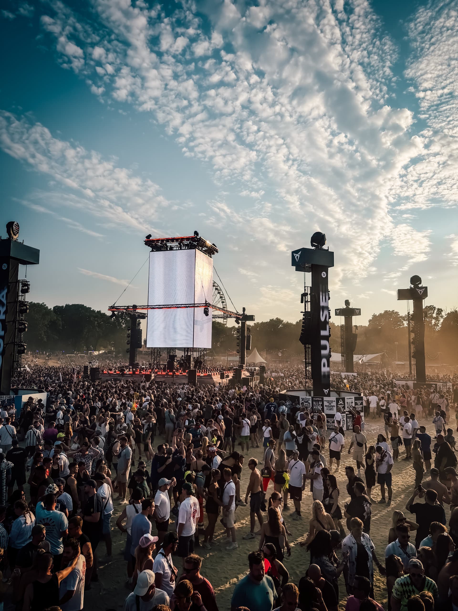 MAX BERING @PAROOKAVILLE — Bild 11